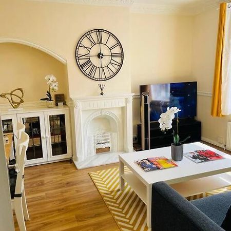 Superb And Comfortable 3Bd Home In 다게넘 외부 사진