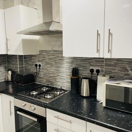 Superb And Comfortable 3Bd Home In 다게넘 외부 사진
