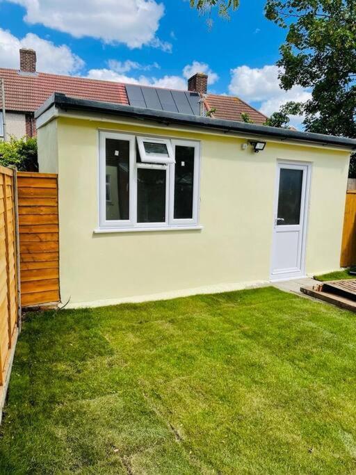Superb And Comfortable 3Bd Home In 다게넘 외부 사진