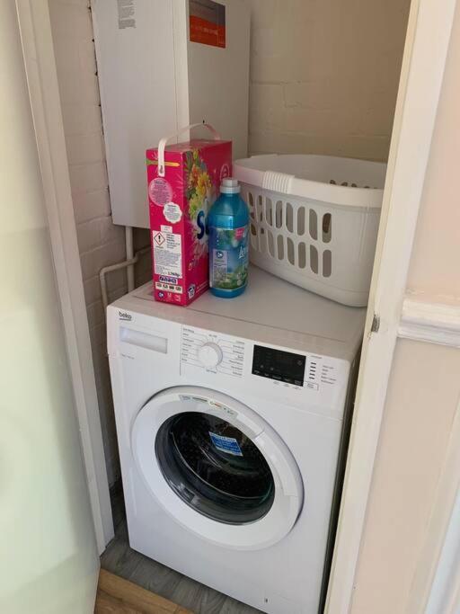 Superb And Comfortable 3Bd Home In 다게넘 외부 사진