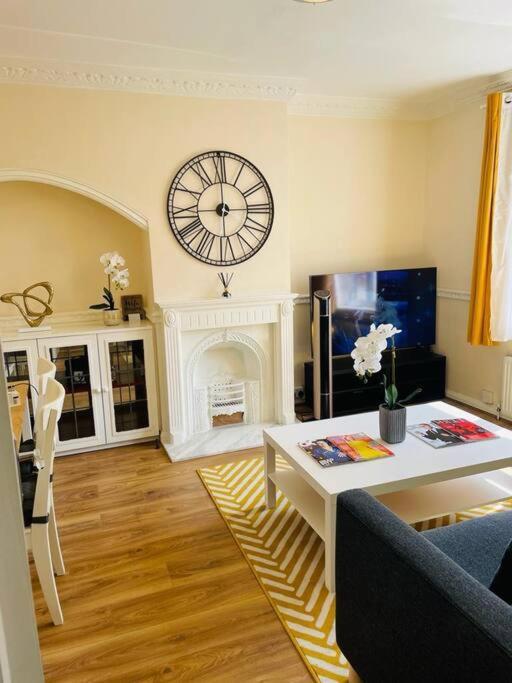 Superb And Comfortable 3Bd Home In 다게넘 외부 사진